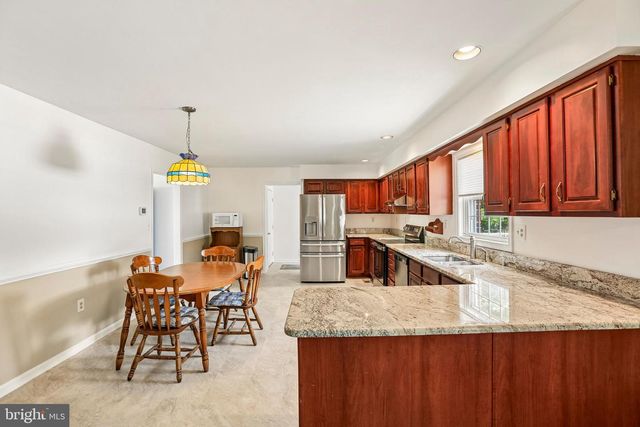2215 CHEROKEE DR, Westminster, MD 21157