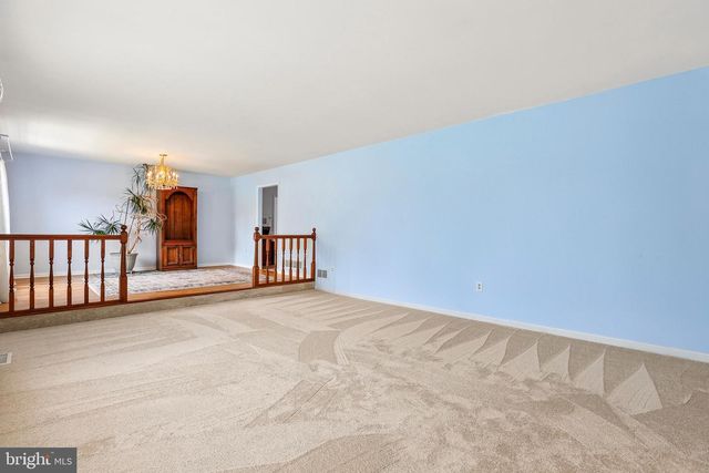 2215 CHEROKEE DR, Westminster, MD 21157