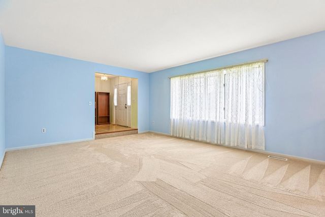2215 CHEROKEE DR, Westminster, MD 21157