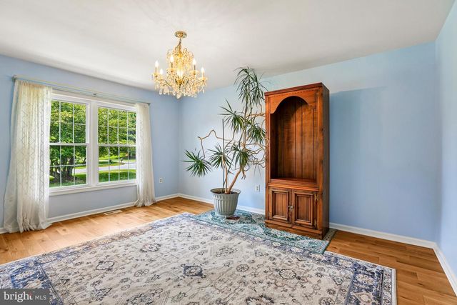 2215 CHEROKEE DR, Westminster, MD 21157