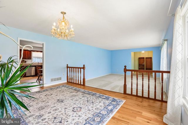 2215 CHEROKEE DR, Westminster, MD 21157