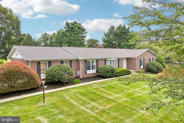 2215 CHEROKEE DR, Westminster, MD 21157