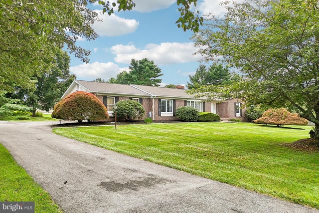 2215 CHEROKEE DR, Westminster, MD 21157