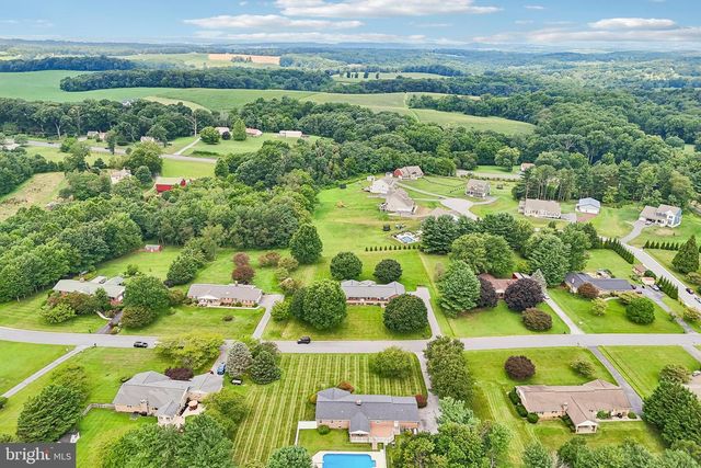 2215 CHEROKEE DR, Westminster, MD 21157