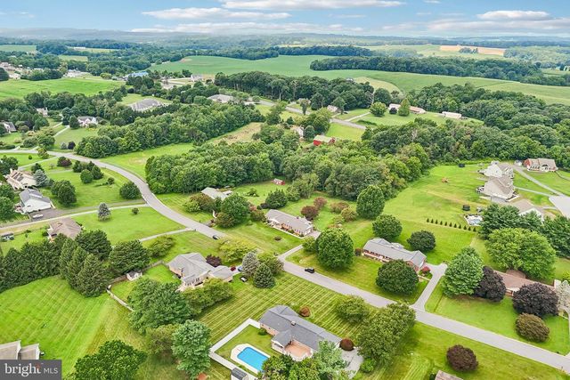 2215 CHEROKEE DR, Westminster, MD 21157