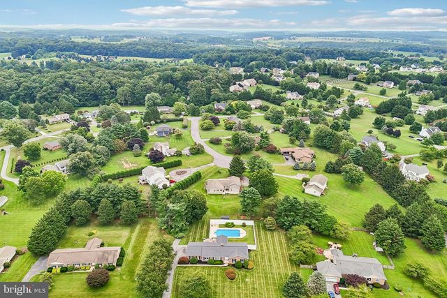 2215 CHEROKEE DR, Westminster, MD 21157