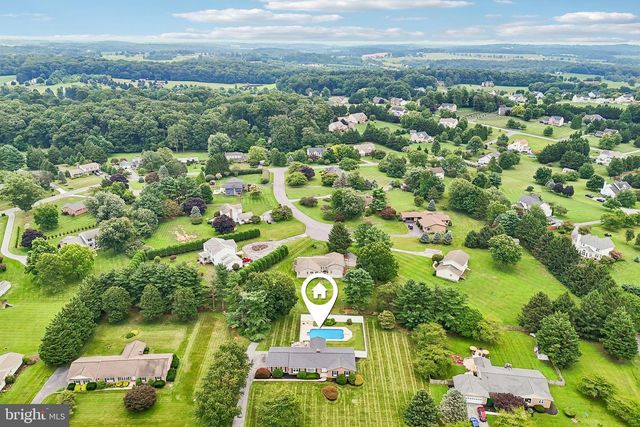 2215 CHEROKEE DR, Westminster, MD 21157
