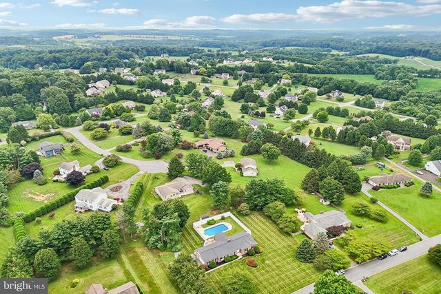 2215 CHEROKEE DR, Westminster, MD 21157