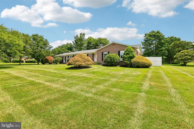 2215 CHEROKEE DR, Westminster, MD 21157