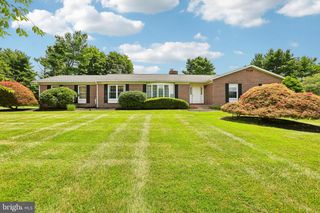 2215 CHEROKEE DR, Westminster, MD 21157