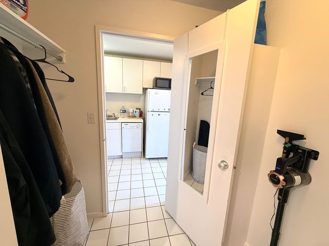 44 Washington St 508, Brookline, MA 02445