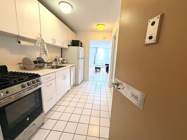 44 Washington St 508, Brookline, MA 02445