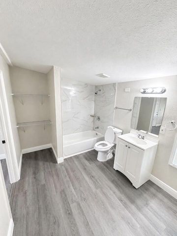 6219 N 43RD STREET 2, Tampa, FL 33610