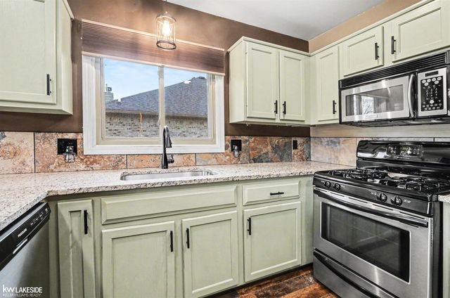 51434 Blue Spruce Drive, Macomb Twp, MI 48042