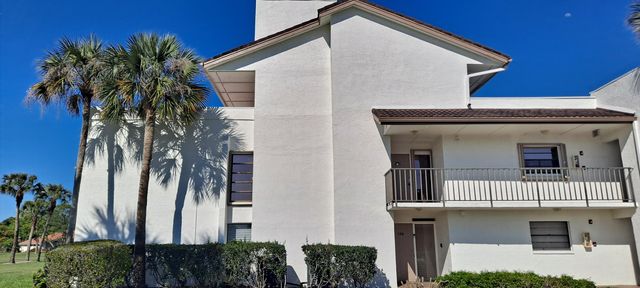 3500 Twin Lakes Terrace 206, Fort Pierce, FL 34951