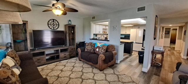 3500 Twin Lakes Terrace 206, Fort Pierce, FL 34951