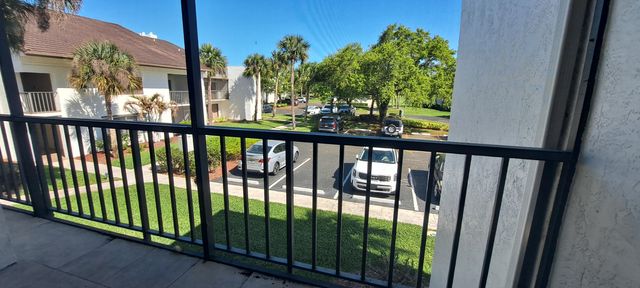 3500 Twin Lakes Terrace 206, Fort Pierce, FL 34951