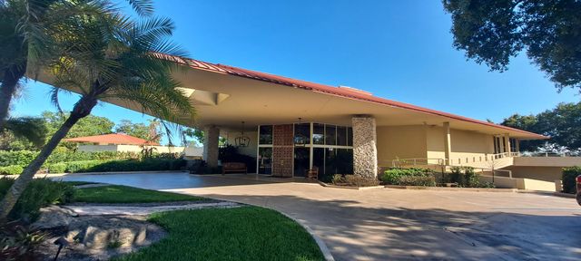 3500 Twin Lakes Terrace 206, Fort Pierce, FL 34951