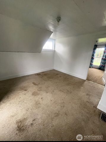 1024 State Route 6, Raymond, WA 98577