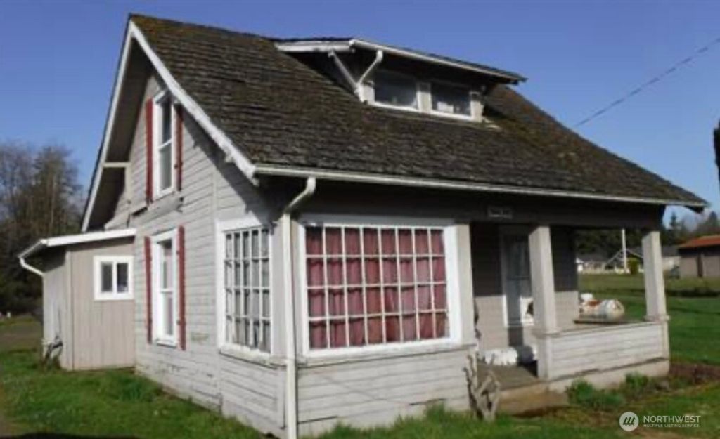 1024 State Route 6, Raymond, WA 98577