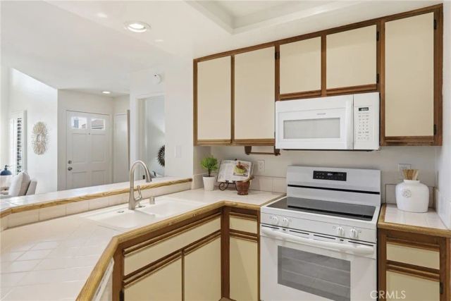 3 Greenmoor, Irvine, CA 92614