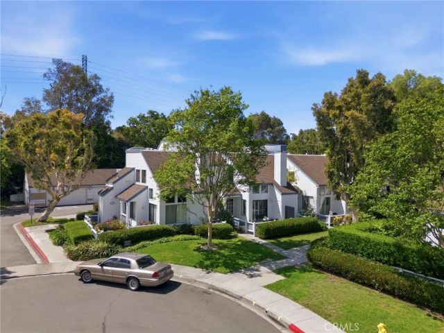 3 Greenmoor, Irvine, CA 92614