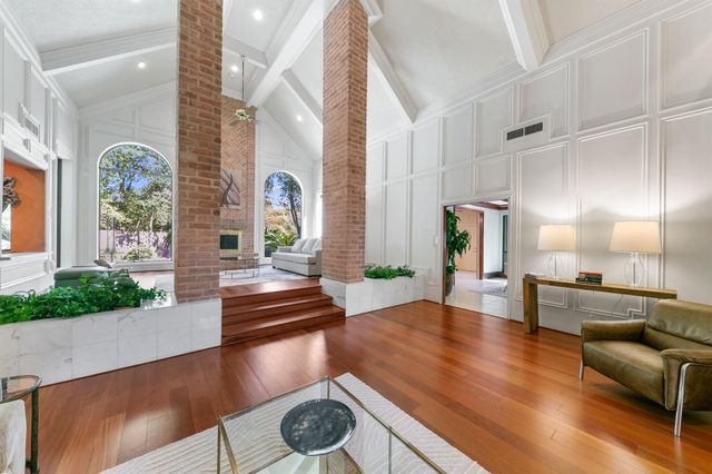 11818 Castle Ridge Drive, Houston, TX 77077