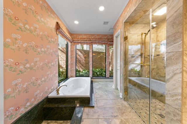 11818 Castle Ridge Drive, Houston, TX 77077