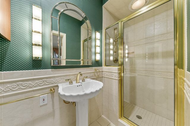 11818 Castle Ridge Drive, Houston, TX 77077