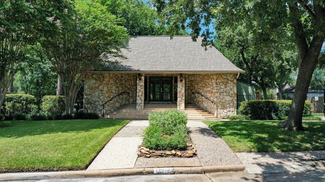 11818 Castle Ridge Drive, Houston, TX 77077
