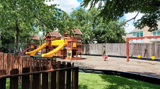 11818 Castle Ridge Drive, Houston, TX 77077