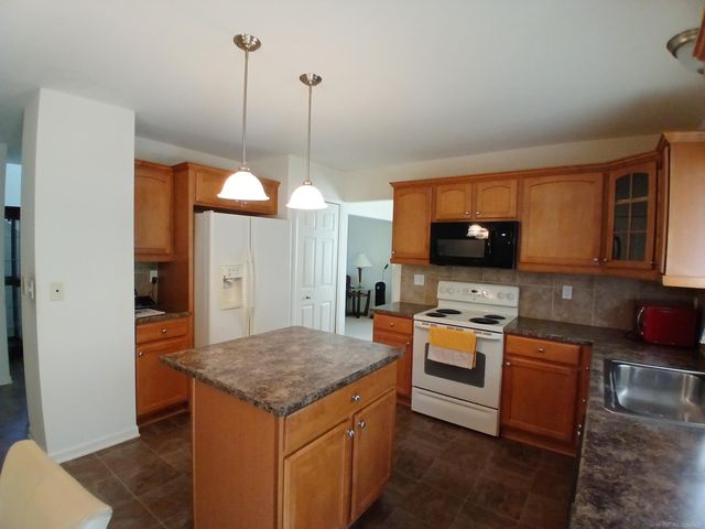 11820 Creekview Drive, Sterling Heights, MI 48312