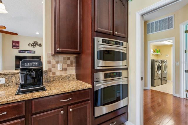 8719 CREEDMOOR LANE, New Port Richey, FL 34654