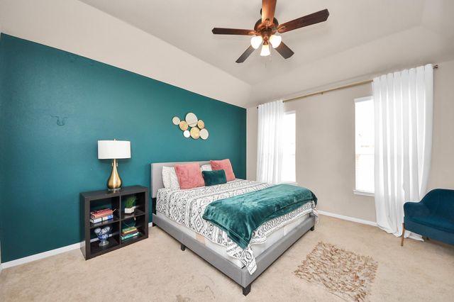 8402 Northern Pintail Drive, Houston, TX 77049