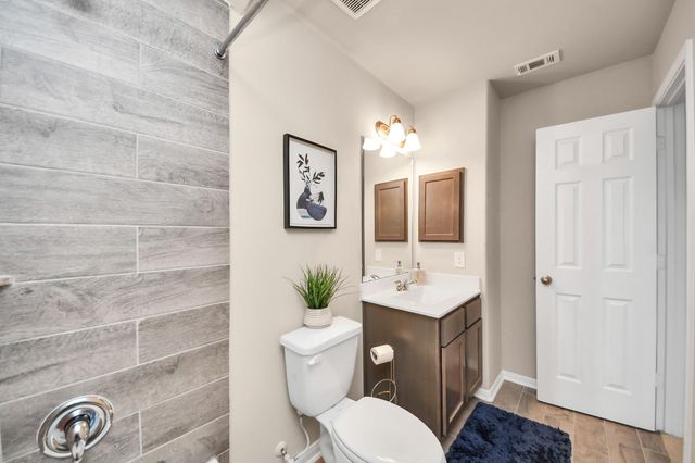8402 Northern Pintail Drive, Houston, TX 77049