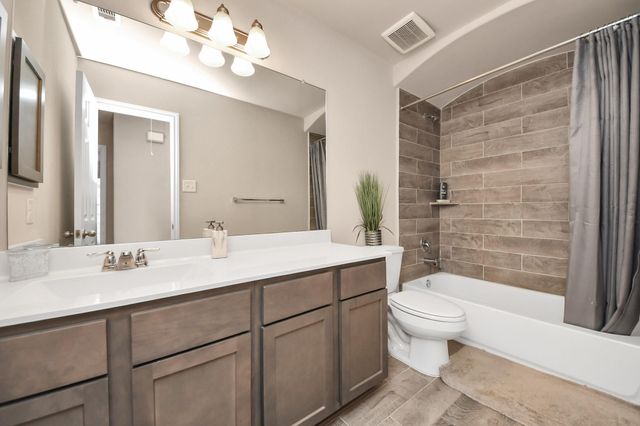 8402 Northern Pintail Drive, Houston, TX 77049