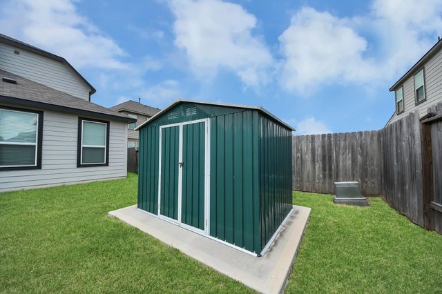8402 Northern Pintail Drive, Houston, TX 77049