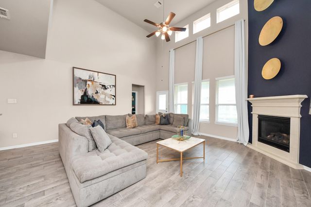 8402 Northern Pintail Drive, Houston, TX 77049