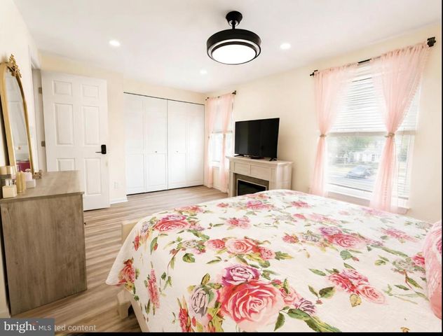 20 JAMES CUBBERLY CT, Hamilton, NJ 08610