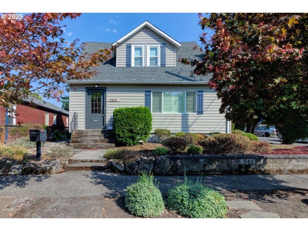 3909 Nw WASHINGTON St, Vancouver, WA 98660