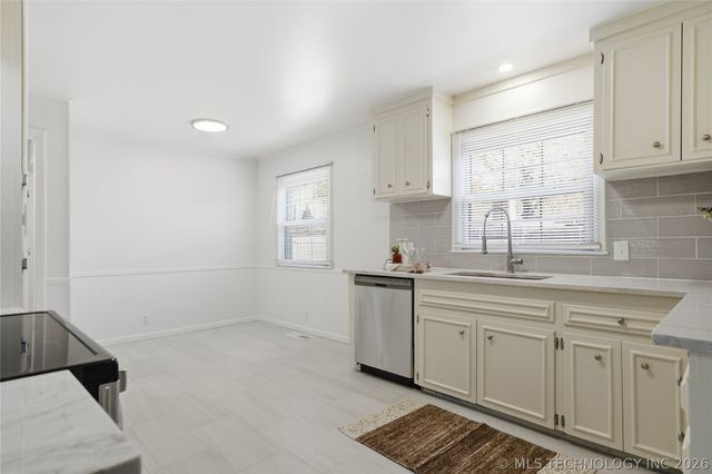 3743 S Braden Place, Tulsa, OK 74135