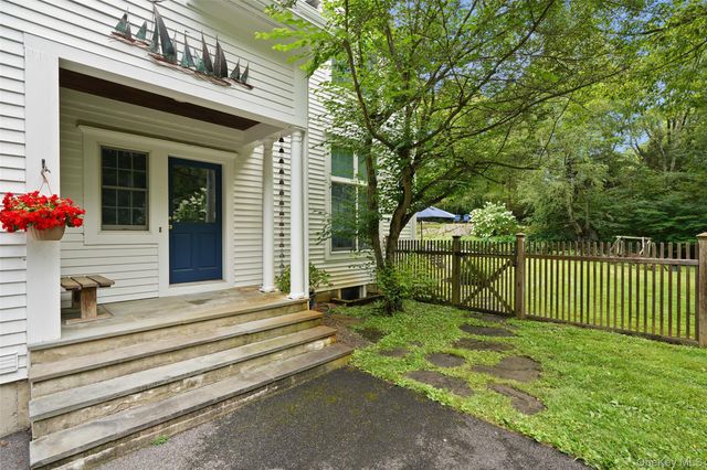 26 Major Tallmadge Lane, Pound Ridge, NY 10576