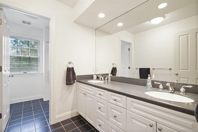 26 Major Tallmadge Lane, Pound Ridge, NY 10576