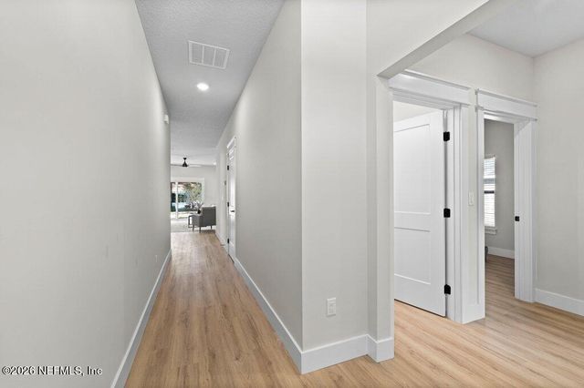 8863 HIPPS Road, Jacksonville, FL 32222