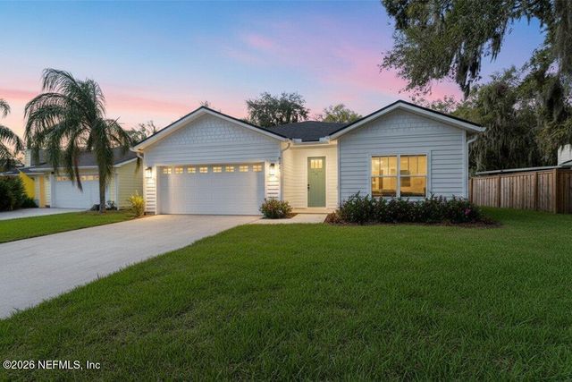 8863 HIPPS Road, Jacksonville, FL 32222