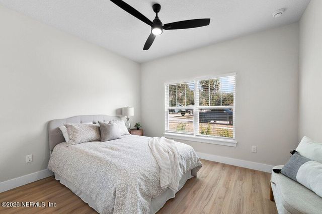 8863 HIPPS Road, Jacksonville, FL 32222