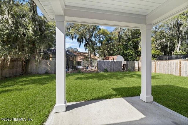 8863 HIPPS Road, Jacksonville, FL 32222