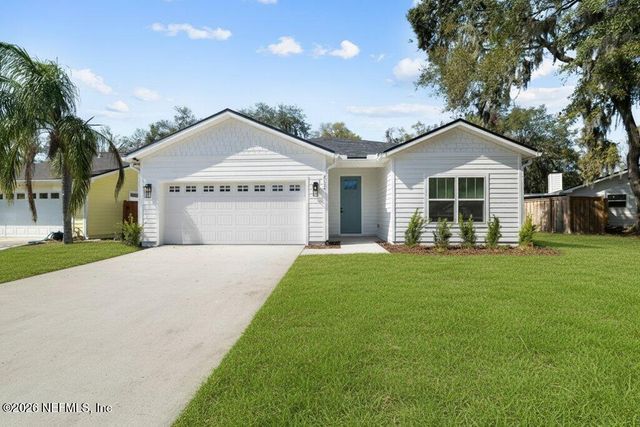8863 HIPPS Road, Jacksonville, FL 32222