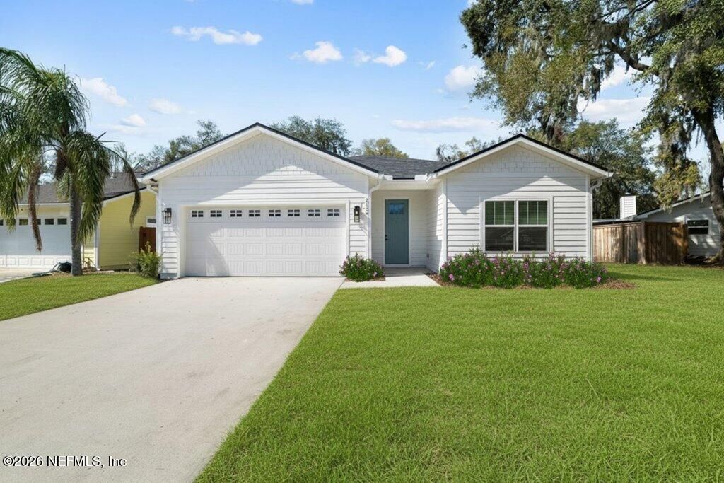 8863 HIPPS Road, Jacksonville, FL 32222