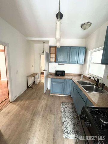 174 Munn Avenue, Irvington, NJ 07111